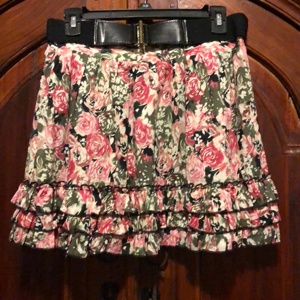 Candie’s floral mini skirt